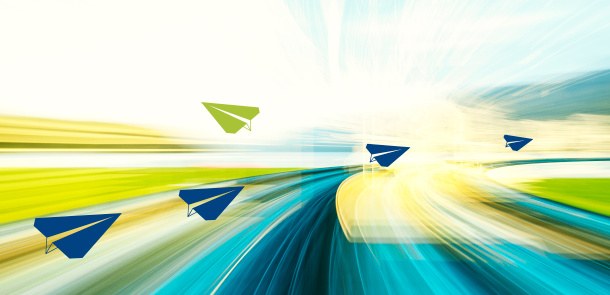 Illustration: ein grün-gelb eingefärbter Highway verschwindet im Horizont
